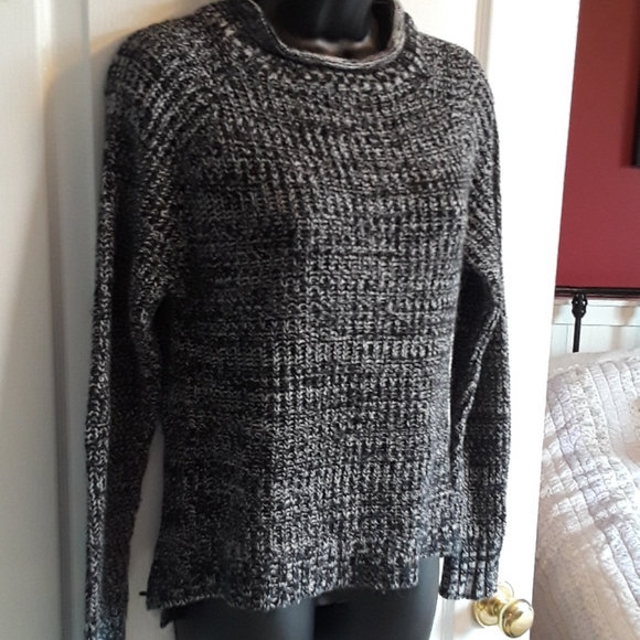 💕CUTE💕Majora Grey Sweater - Picture 2 of 6